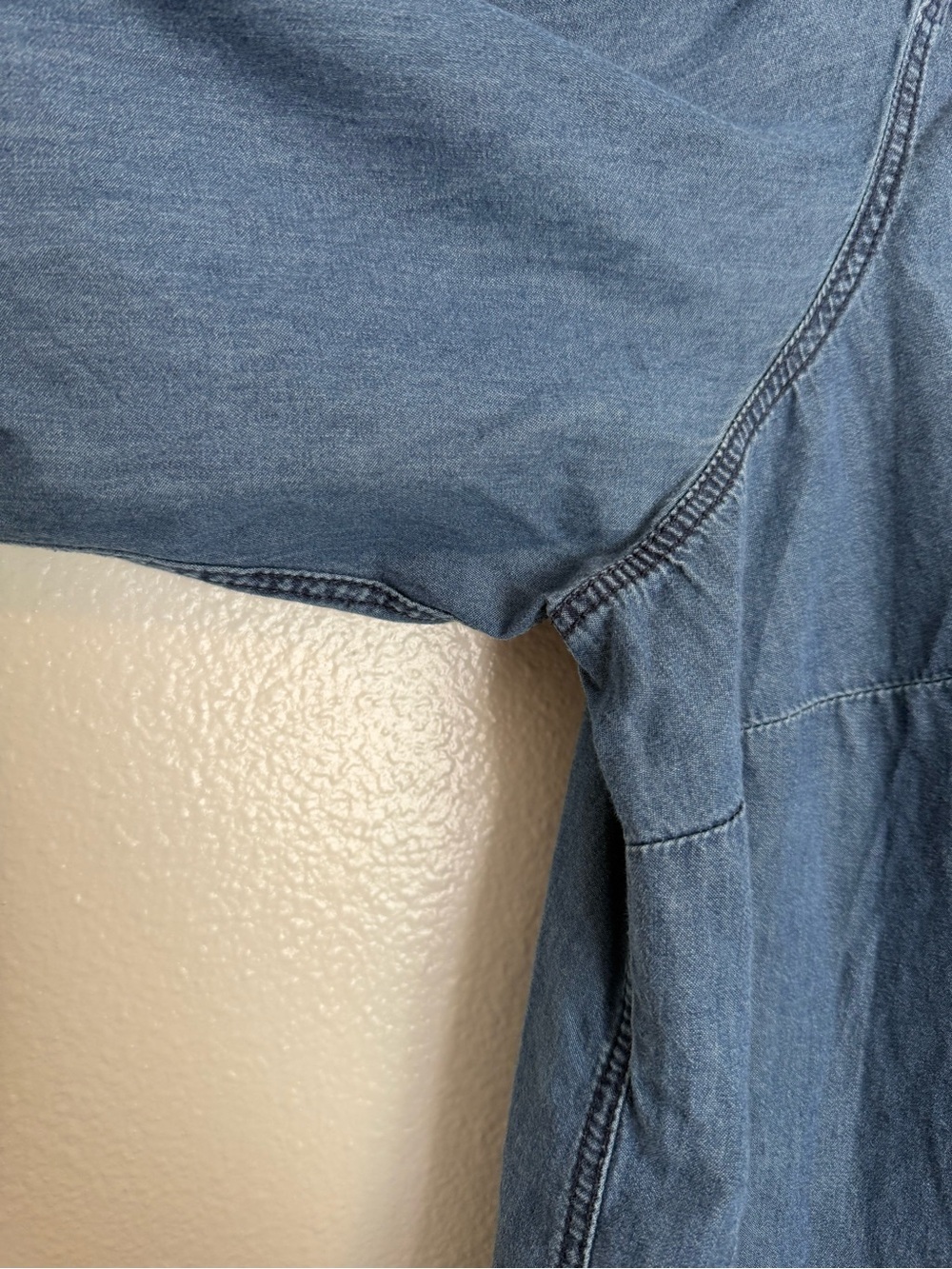 Torrid - Taylor Classic Chambray Button Down Long Sleeve Blue Cotton Shirt - 4X - Picture 9 of 15